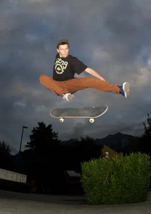 Jonny Giger professional skateboard setup